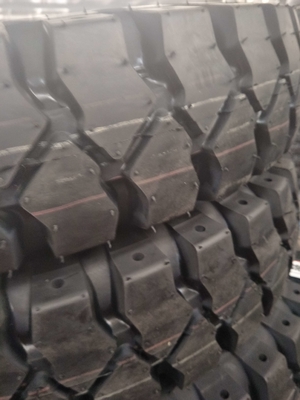 工業用フォークリフト用タイヤ