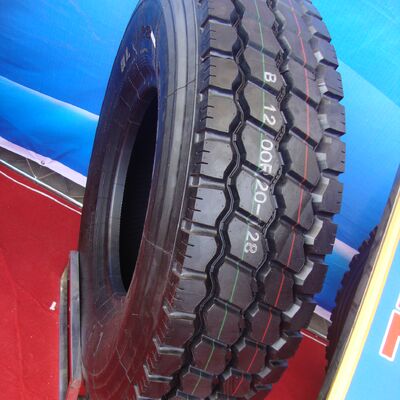 保証期間 3 年 または 120 トラック バス タイヤ 異なる気象条件に適した性能と安全性