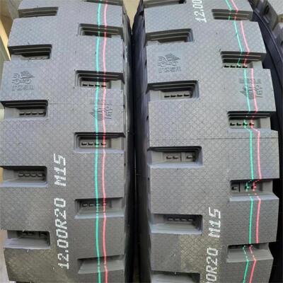 保証期間 3 年 または 120 トラック バス タイヤ 異なる気象条件に適した性能と安全性